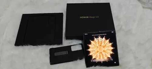 Honor Magic v2