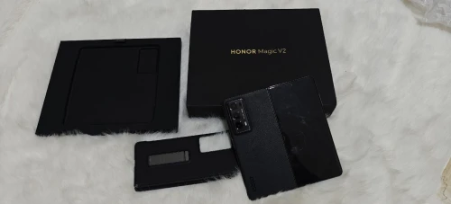 Honor Magic v2