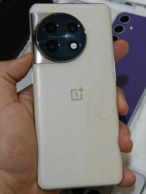 One plus 11 5G 16/512