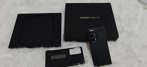 Honor Magic v2