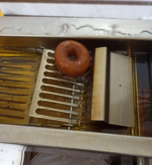 Donut machine 