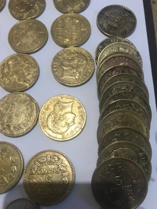 Les Pieces de 5 francs  2 francs 1 francs..