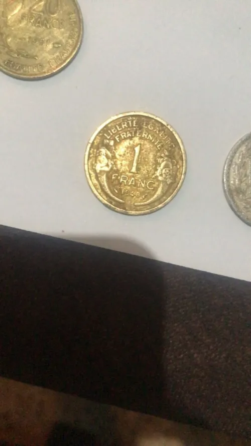 Les Pieces de 5 francs  2 francs 1 francs..