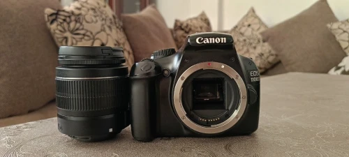 Canon EOS 1100D (Rebel T3) Kit + Sacoche - lens canon 18-55mm (tous d'origine)