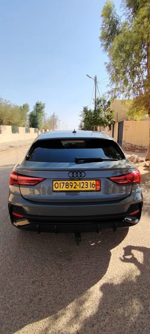 Audi Q3 2023 Slin