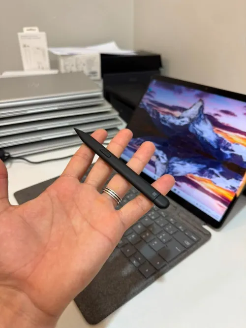 Microsoft Surface Pro 8 256-16 + stylet + pochette clavier
