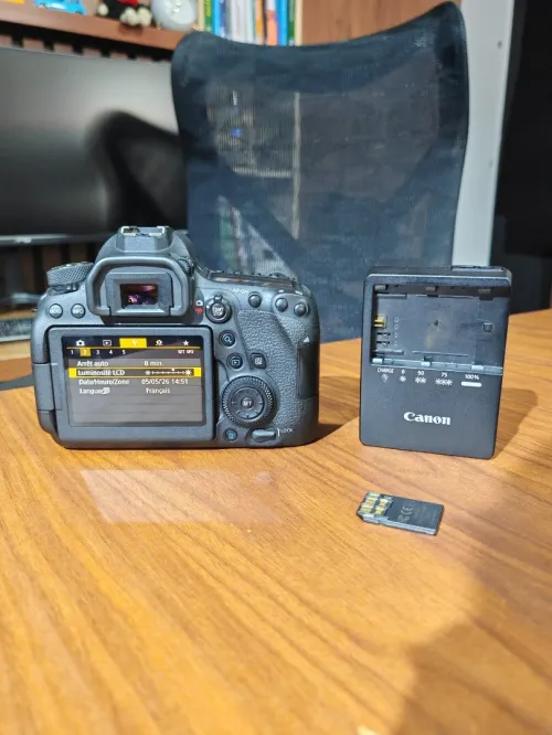 Canon EOS 6D Mark 2 II neuf 2k avec tripier Original