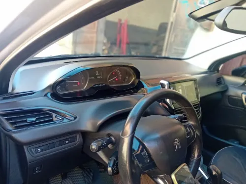 Peugeot 208 2018 Allure Facelift