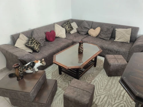 Fauteuil et table salle manger