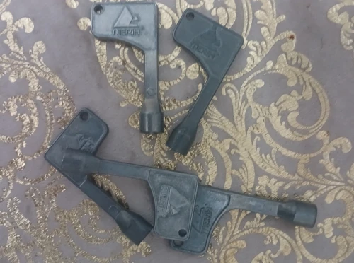 clé de verrouillage d'ascenseur مفتاح مصعد اسانسور
