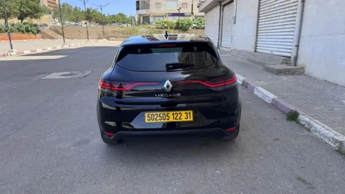 Renault Megane 4  2022 Itens