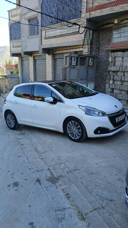 Peugeot 208 2016 Allure Facelift