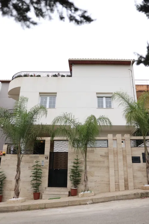 Construction et Renovation des villa et apparemment 