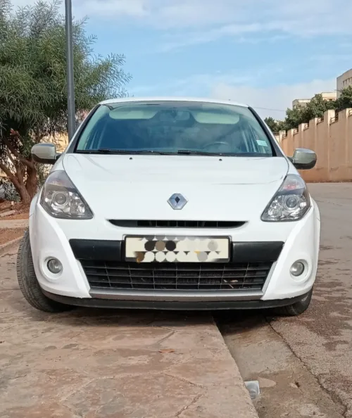 Renault Clio 3 2011 Night and Day