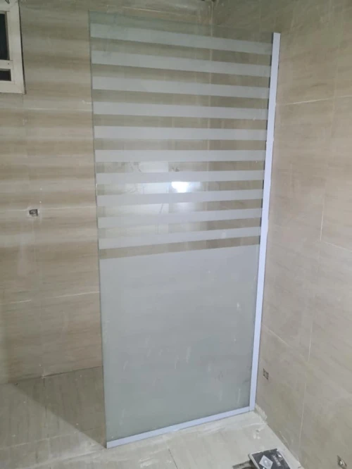 Paroi de douche et façade en verre 