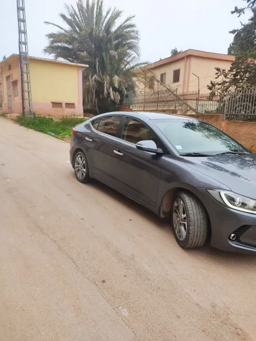 Hyundai Elantra 2018 GLX