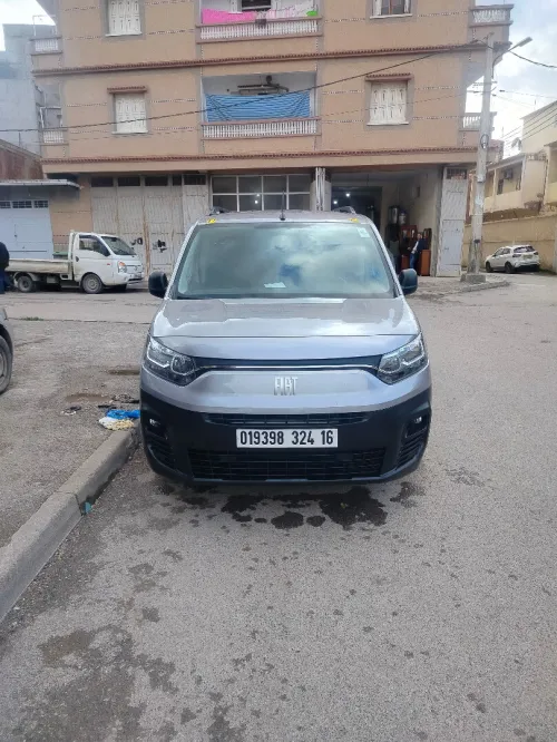 Fiat Doblo 2024 2 place
