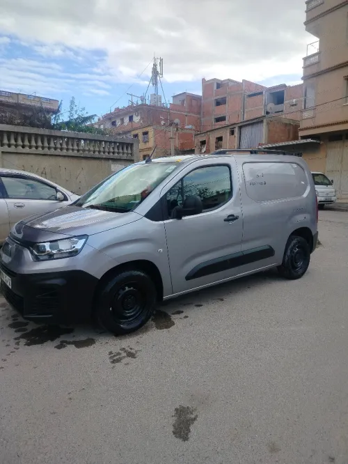 Fiat Doblo 2024 2 place