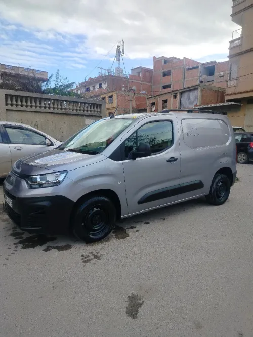 Fiat Doblo 2024 2 place