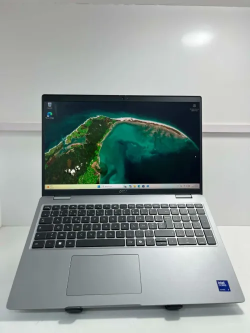 DELL PRECISION 3591 ULTRA 7 155H GPU: NVIDIA RTX 1000  32GB RAM 512 SSD NVME ECRAN 15.6 FHD