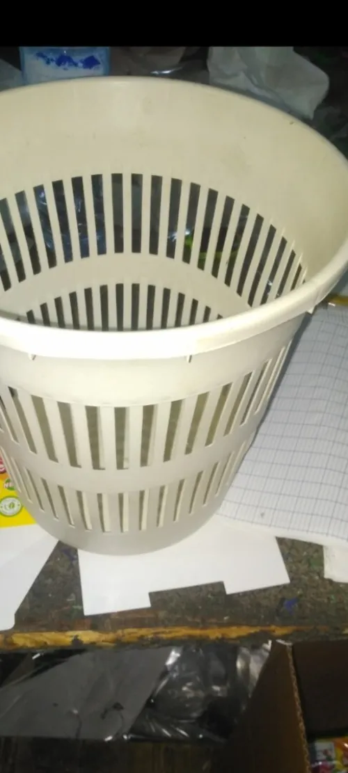 Moule injection plastique corbeille a papier
