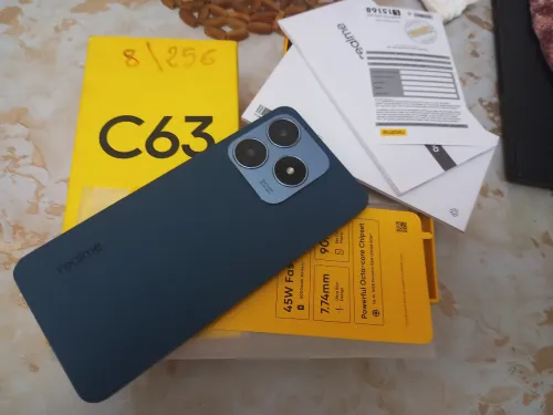 Realme C63