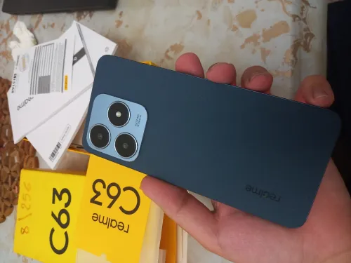 Realme C63