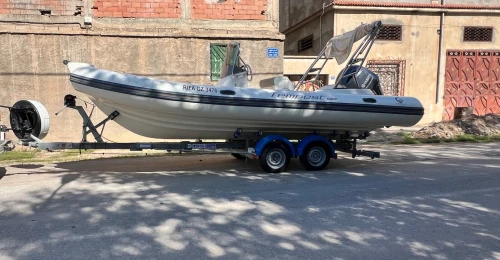 Bateau semi-rigide