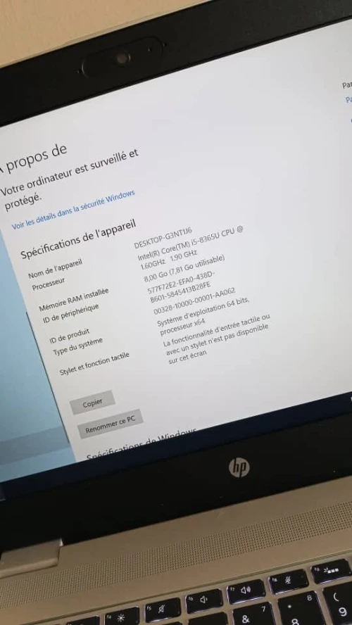 Lots des PC avec tables 