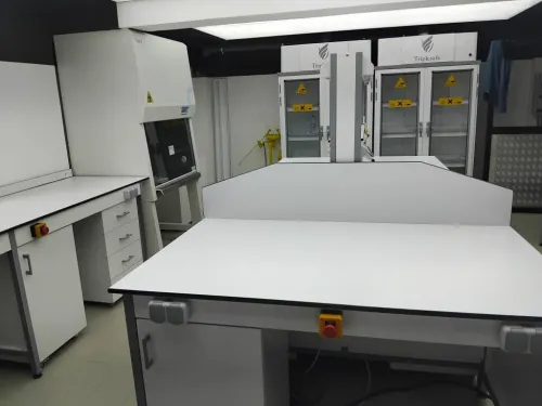 equipements de laboratoire