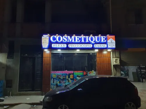 Panneaux publicitaires et enseignes lumineuses