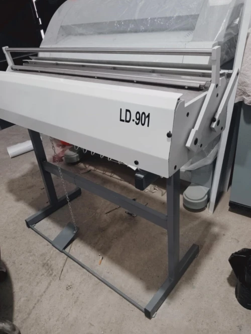 Plieuse manuelle de plans  LD-901 grand format (A0) 
