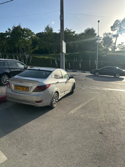 Hyundai Accent RB  4 portes 2012 Accent RB  4 portes