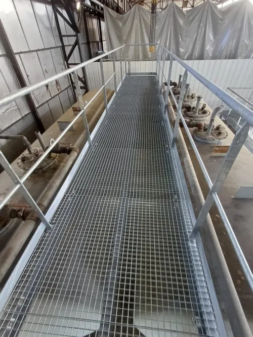Fabrication passerelle métallique sur mesure 