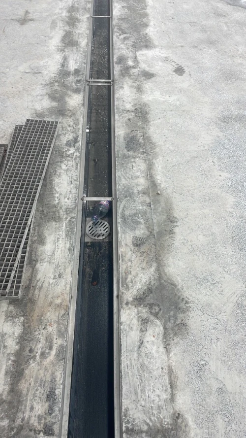 Fabrication de Caniveaux Galvanisés en Caillebotis  Sur Mesure Prêts à Poser 