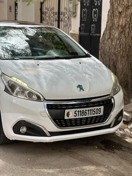 Peugeot 208 2015 Allure Facelift