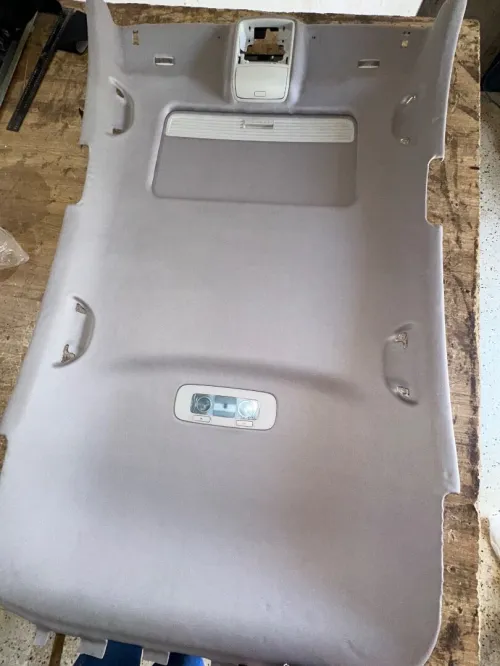 Toit, tapis, siège, cache volant, garniture porte 