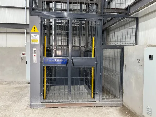 Montecharge marchandise hydraulique fabrication sur mesure - GRAVITY ALGERIE - Interne Ou Externe