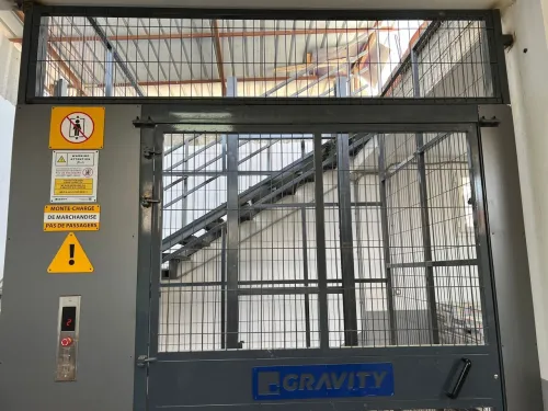 Monte-charge industriel hydraulique 1500 kg sur mesure avec GRAVITY Algérie