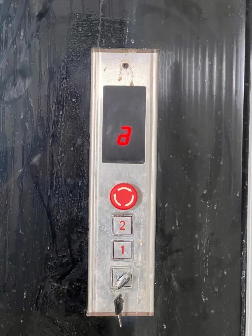 Monte-charge hydraulique industriel sur mesure