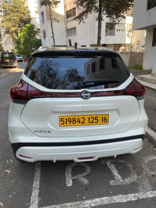 Nissan KICKS 2025 