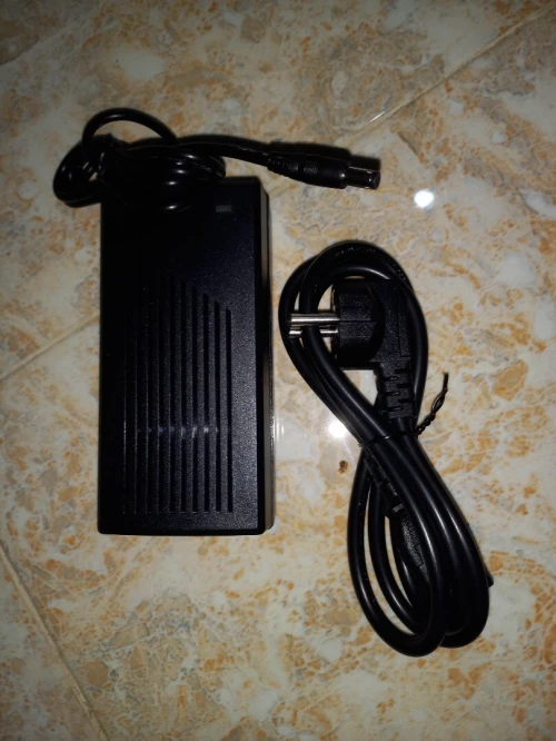 Chargeur trottinette 