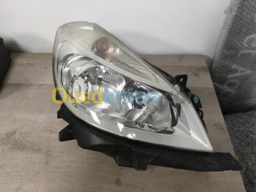 Feux avant clio année 2004 d origine Renault 