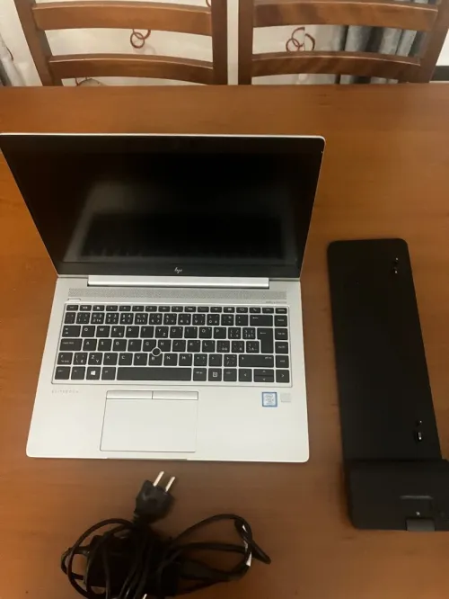 Laptop ( PC) HP EliteBook 840 G6 I5Vpro,8 eme generation + HP Docking station 8 eme generation