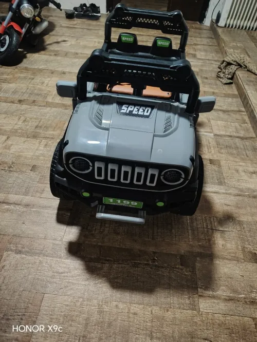 Voiture Elèctrique 4x4