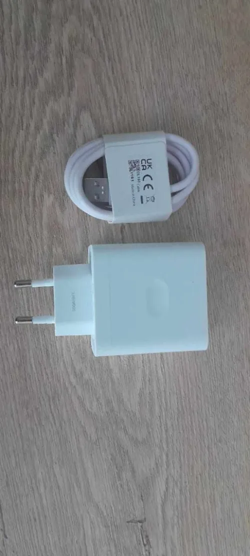 chargeur +câbles d'origine 