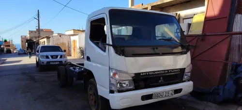 Mitsubishi Canter fuso 2015