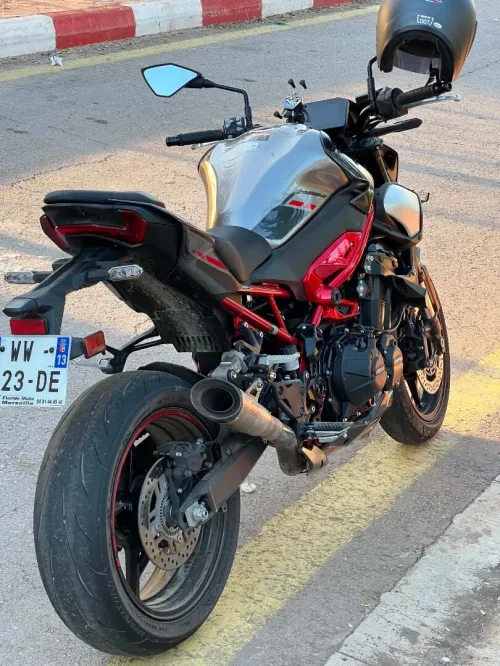 Kawasaki Z900 