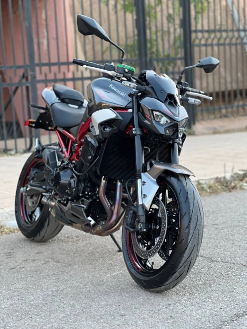 Kawasaki Z900 nv 2025