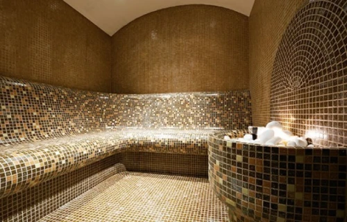 Polystyrène pour fabrication chaise et lit avec mosaïque hammam et douche